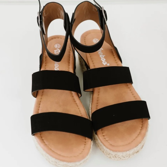 Women’s Sandals - Picture 2 of 3